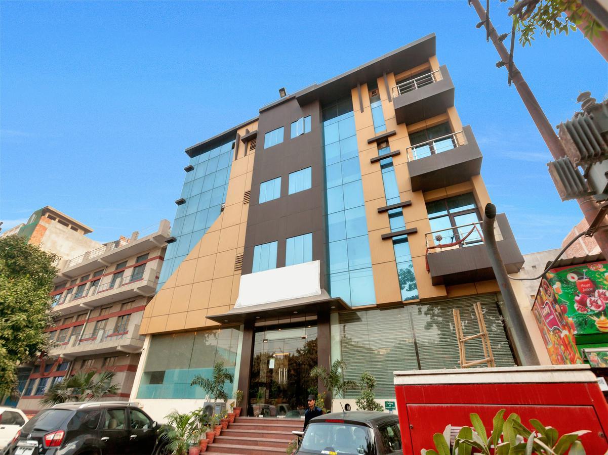 Oyo 9841 The Vivir 1 Noida Exterior foto