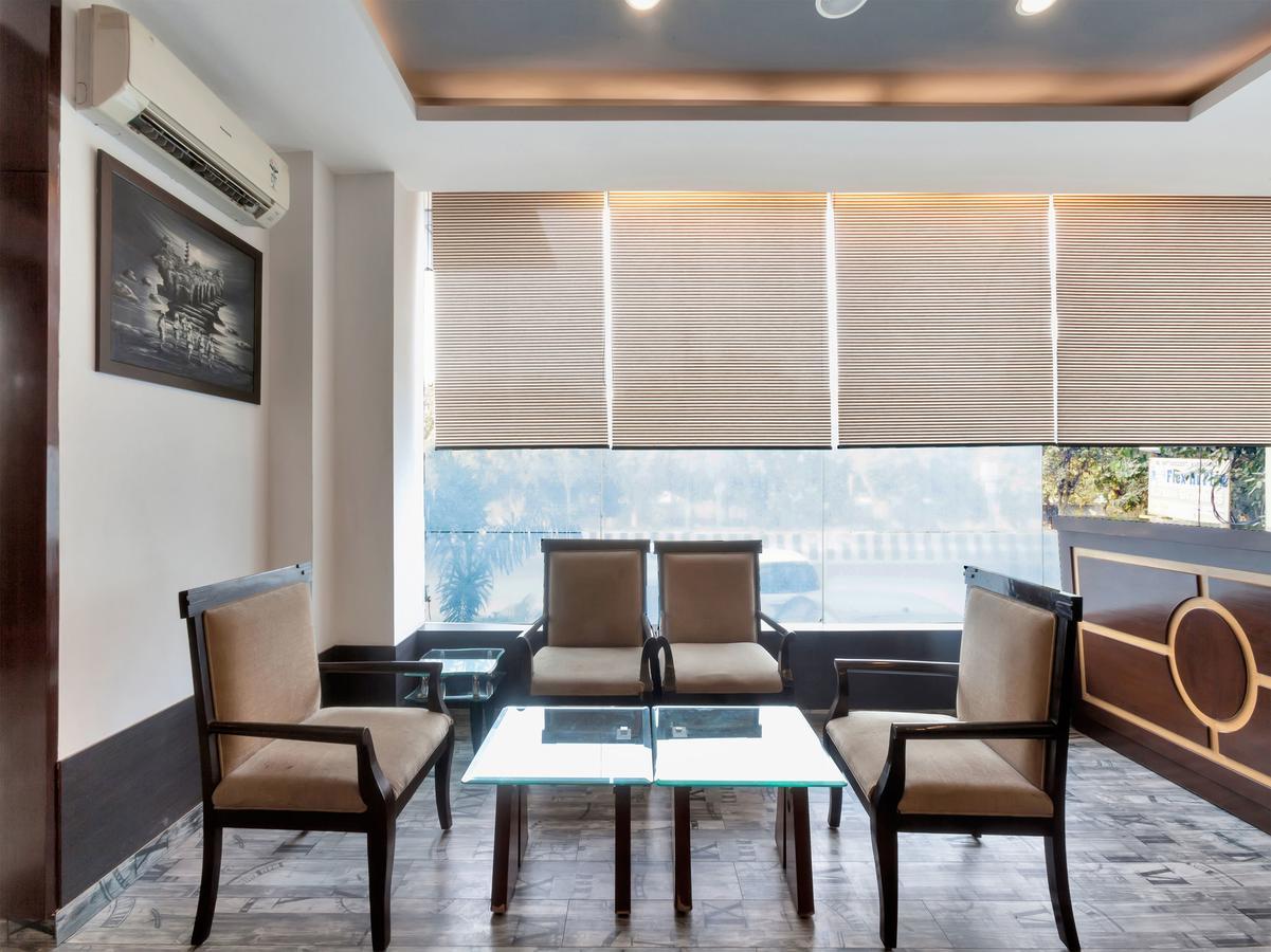 Oyo 9841 The Vivir 1 Noida Exterior foto
