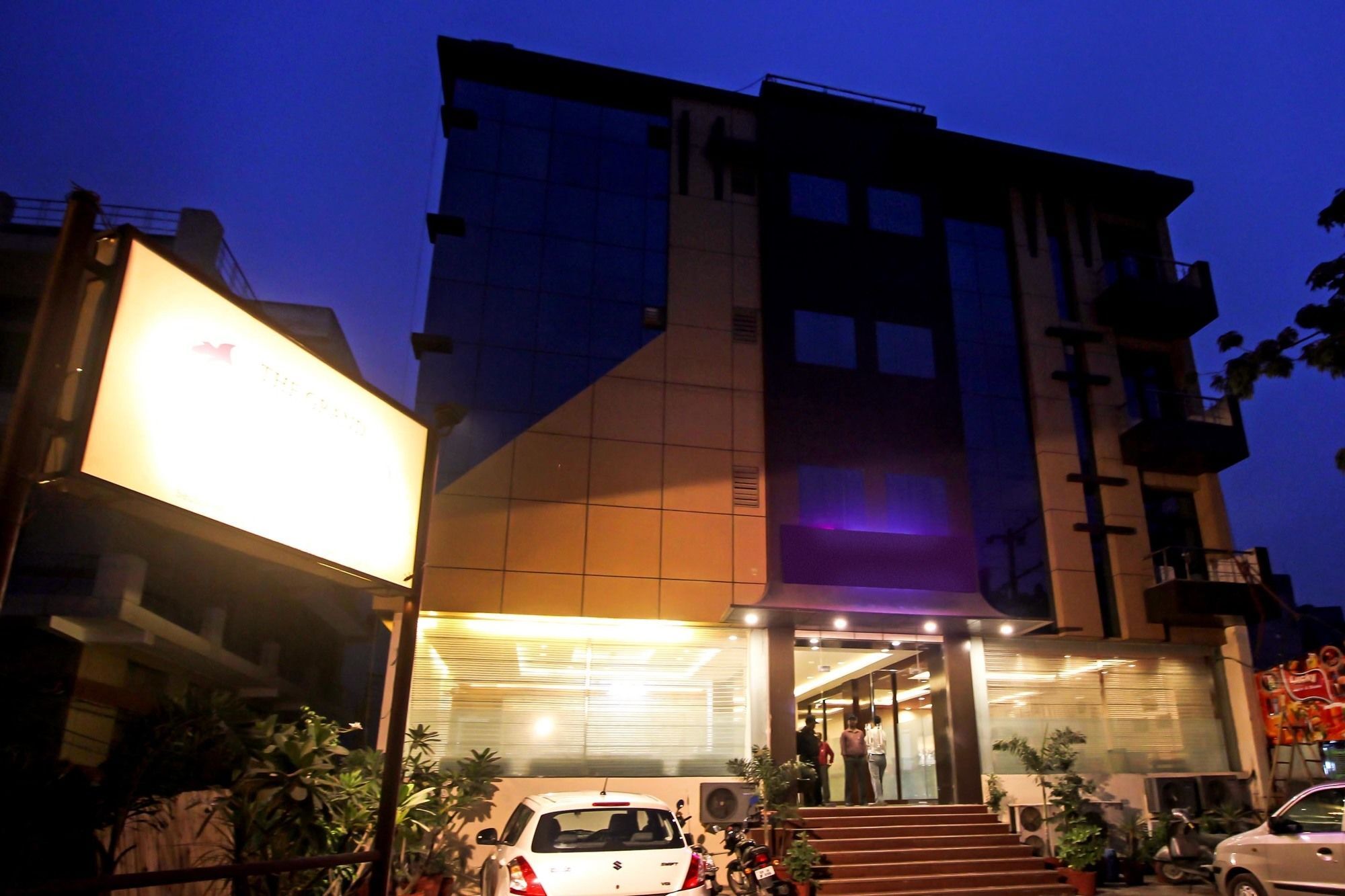 Oyo 9841 The Vivir 1 Noida Exterior foto