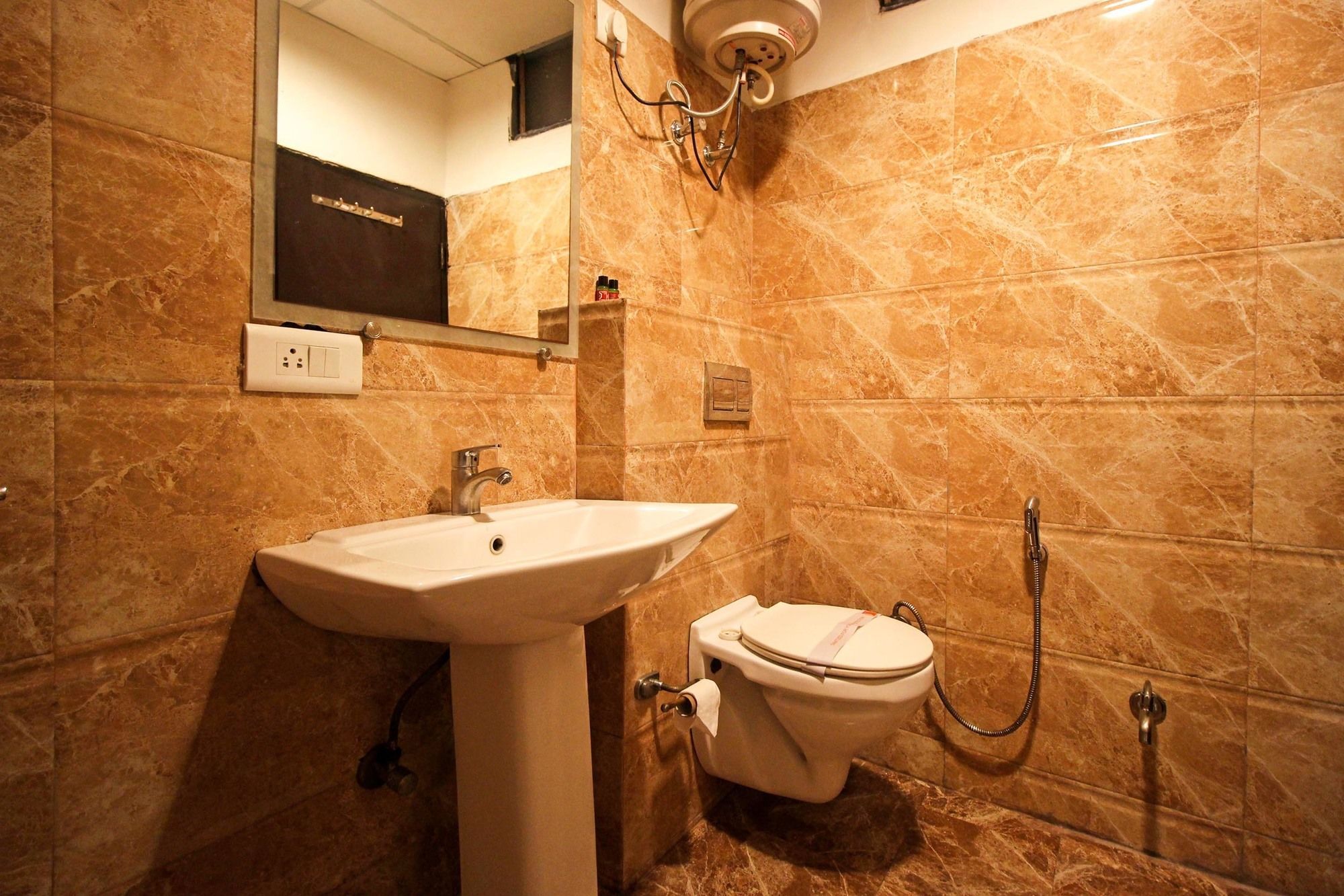Oyo 9841 The Vivir 1 Noida Exterior foto