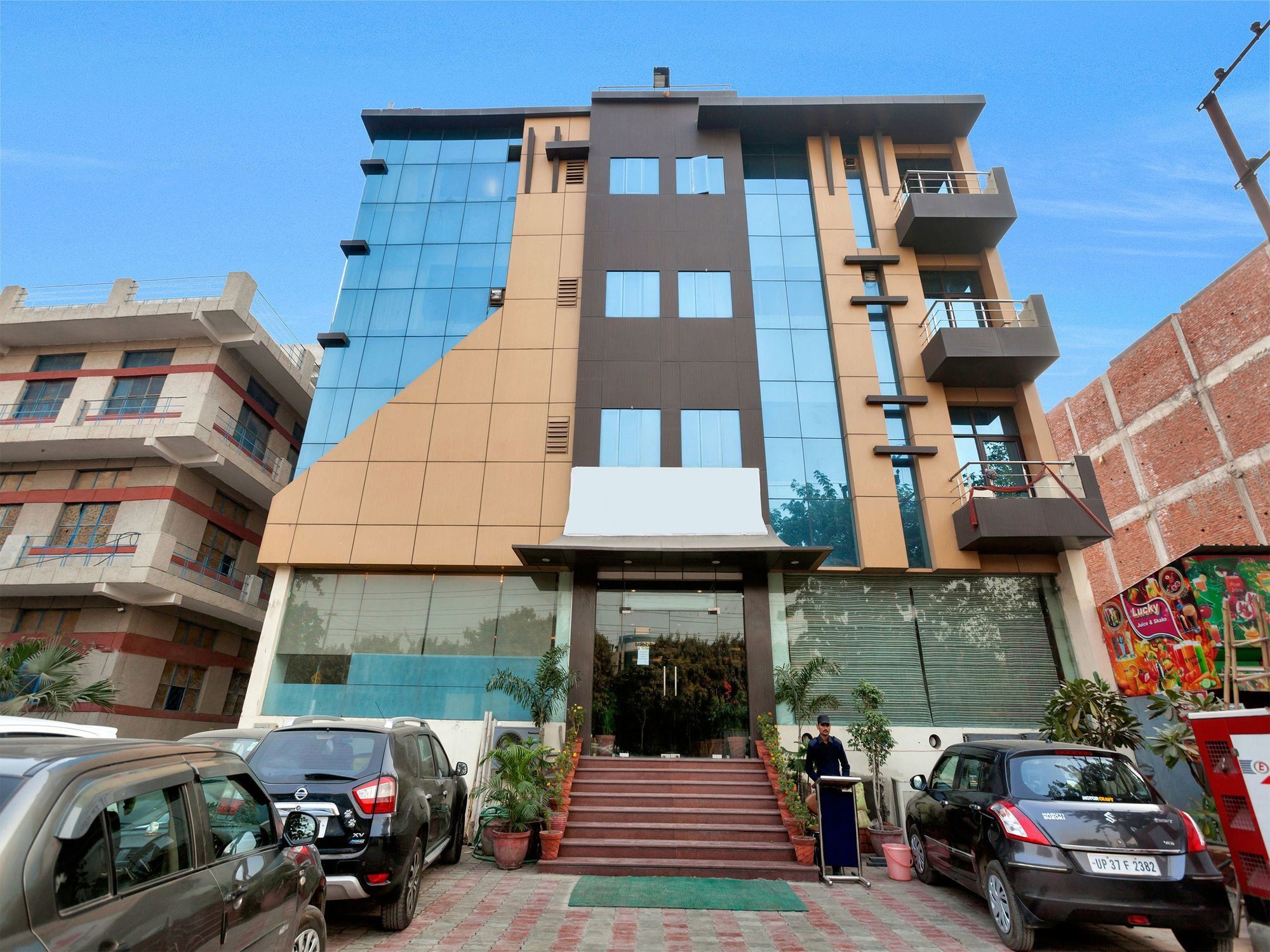 Oyo 9841 The Vivir 1 Noida Exterior foto